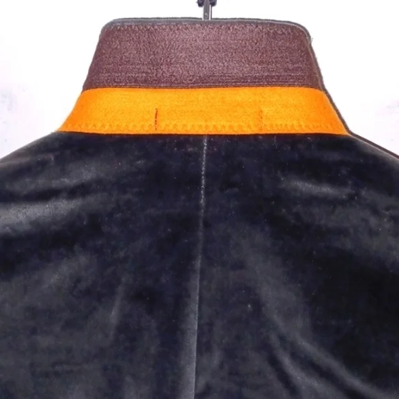 NEIMAN MARCUS Dark Olive Green Velvet Blazer, 42L - Picture 8 of 13